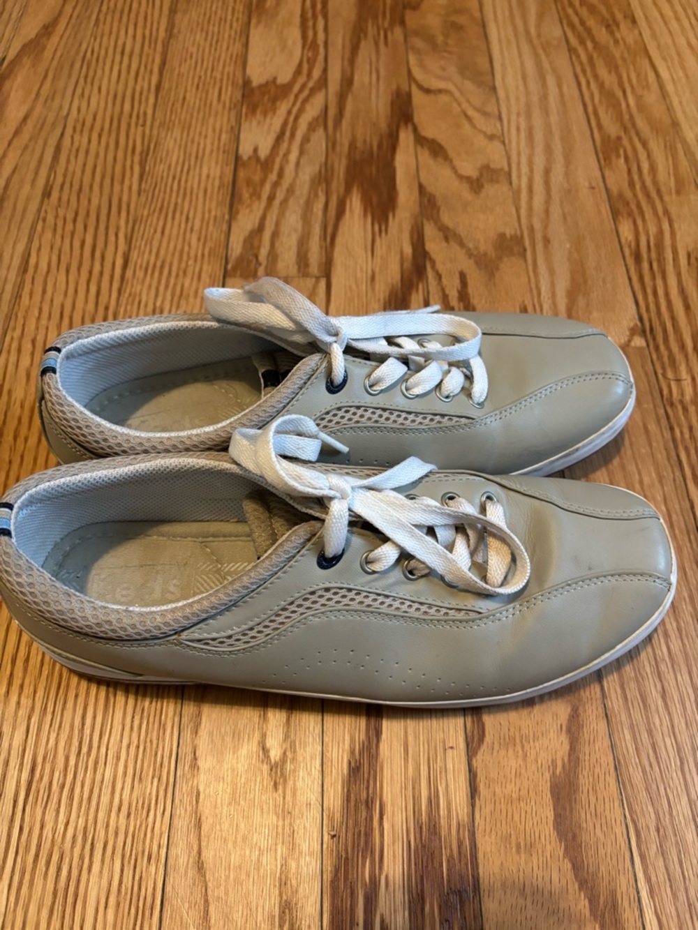 Women’s Keds Leather Sneakers size 8.5 - Picture 2 of 5